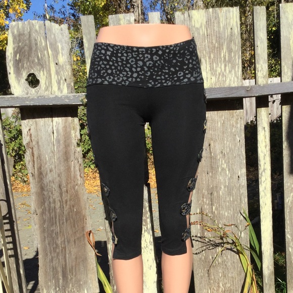 Random Faerie Leopard Cutout Capri Leggings - Picture 2 of 5